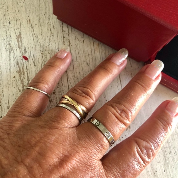 Listing ends 10.9! Like new wg mini lovering!Flawless! Unisex.Price is firm! - Picture 4 of 4